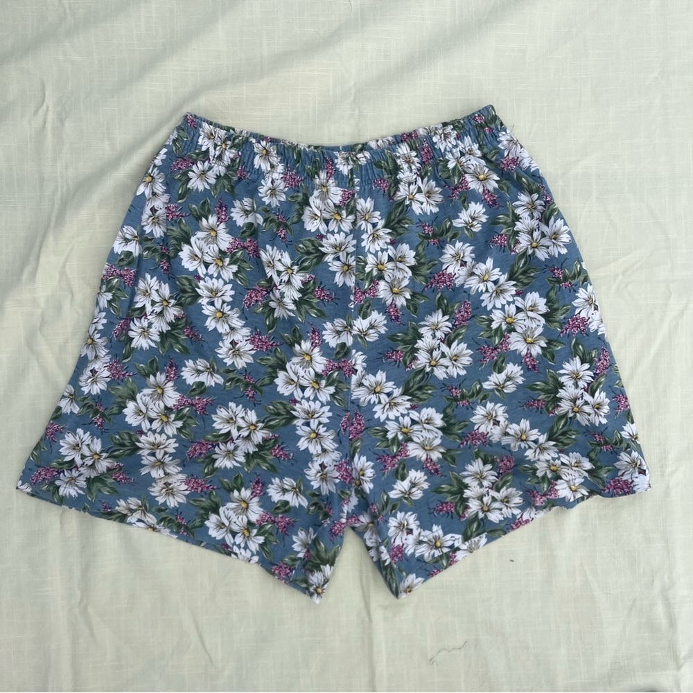 Soft Floral Women's Shorts size medium